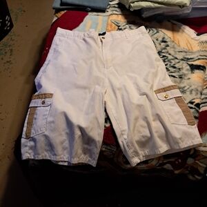 Red Ape Mens white Cargo Shorts Size 44